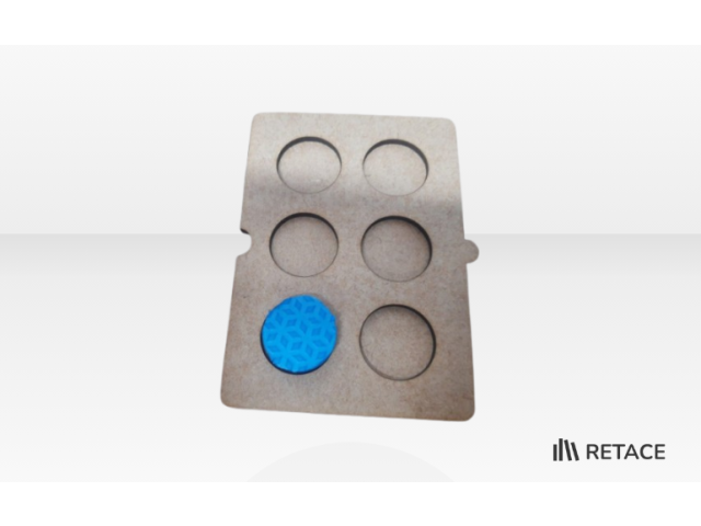 Parte frontal da cela braille.